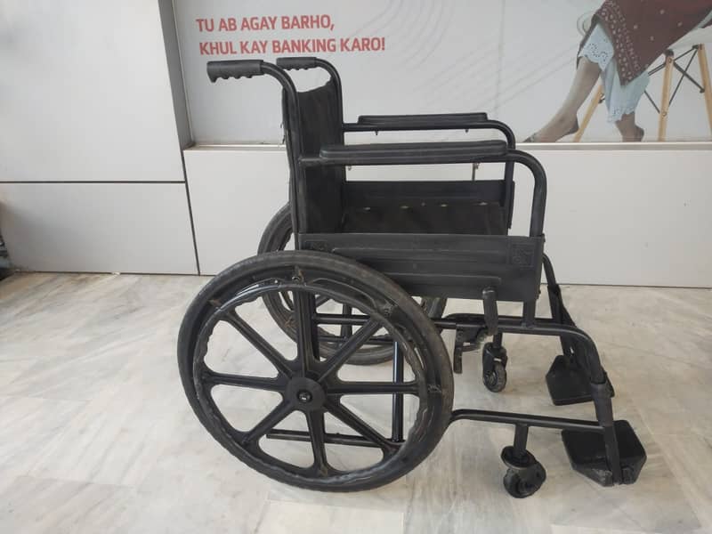 Black wheel chair 5000  FINAL PRICE 2