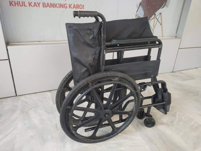 Black wheel chair 5000  FINAL PRICE 3