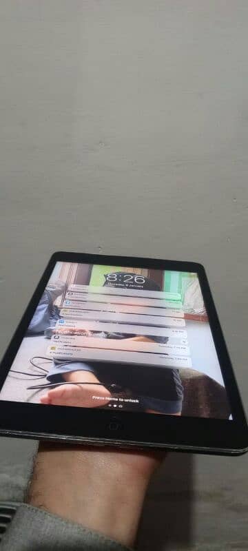 Ipad mini 2 10/10 condition 32 GBfull ok set 2