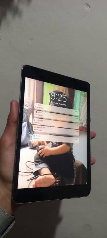 Ipad mini 2 10/10 condition 32 GBfull ok set 5