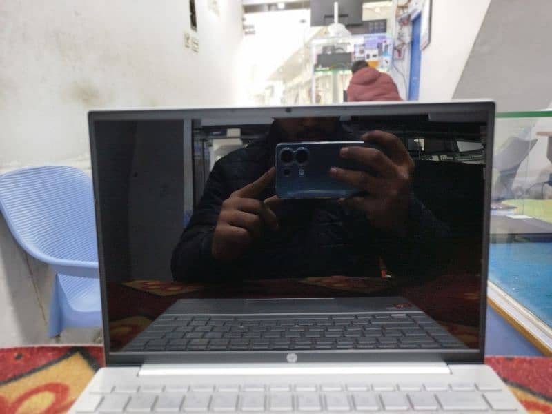 HP pavilion aero 4