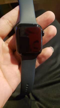 Apple watch SE 2nd gen non active with complete box