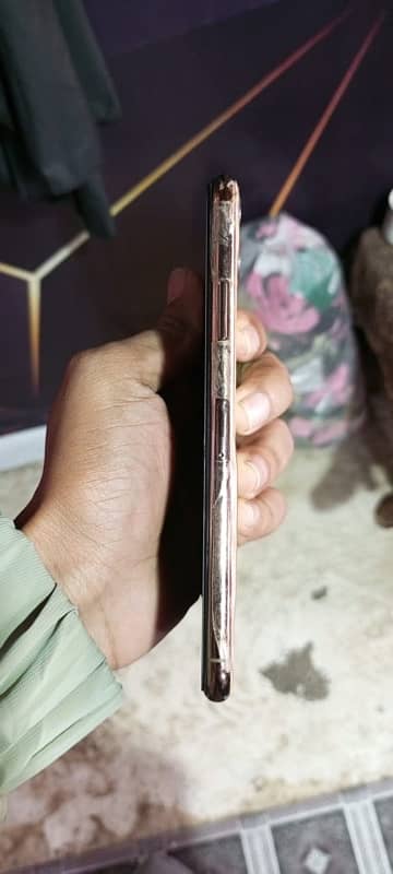 iphone 11 pro max 255 gb PTA approved 4