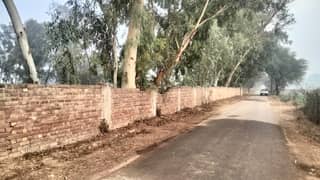 5 KANAL PRIVATE PLOT FOR FARMHOUSE AVAILABLE NEAR NAWAZ SHARIF HOUSE