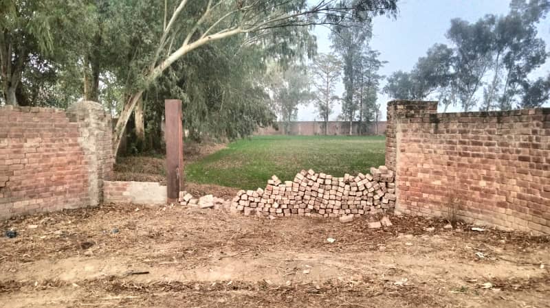 5 KANAL PRIVATE PLOT FOR FARMHOUSE AVAILABLE NEAR NAWAZ SHARIF HOUSE 1