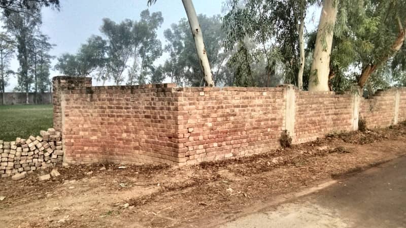 5 KANAL PRIVATE PLOT FOR FARMHOUSE AVAILABLE NEAR NAWAZ SHARIF HOUSE 3