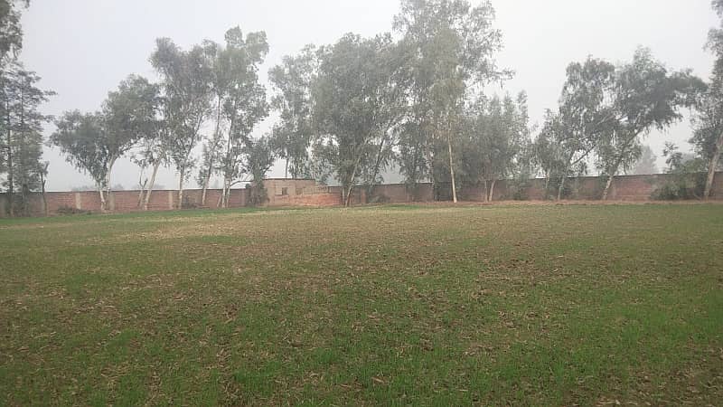 5 KANAL PRIVATE PLOT FOR FARMHOUSE AVAILABLE NEAR NAWAZ SHARIF HOUSE 4