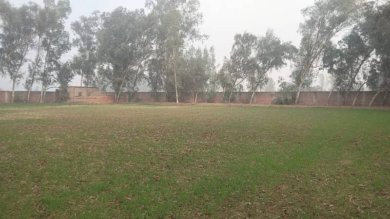 5 KANAL PRIVATE PLOT FOR FARMHOUSE AVAILABLE NEAR NAWAZ SHARIF HOUSE 7