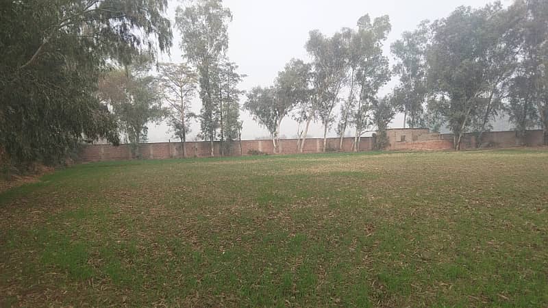 5 KANAL PRIVATE PLOT FOR FARMHOUSE AVAILABLE NEAR NAWAZ SHARIF HOUSE 8