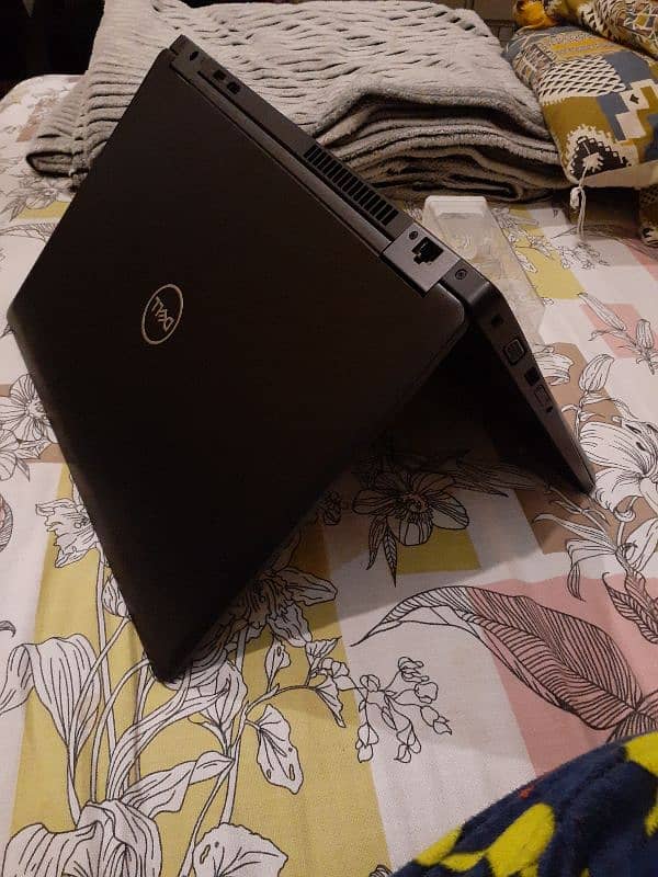 dell laptop  black colour 1