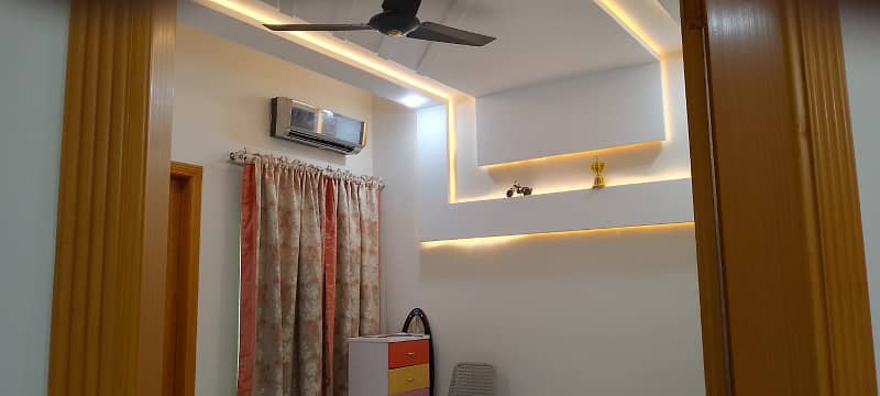 10 Marla upper portion available for rent at Karim Town sahiwal. 9