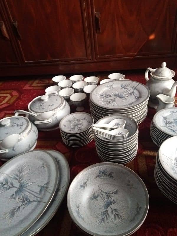 90 pieces dinner set 4