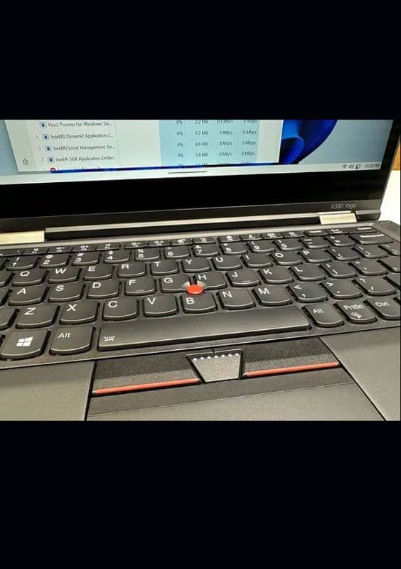 Core i5-8350U (8th generation] RAM: 8GB DDR4 Storage: 256GB SSD 10