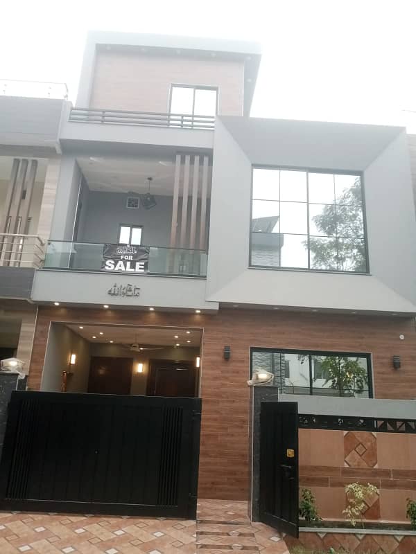 5 Marla Brand New Double Storey Prime Location House in Tulip Block Parkview City Lahore 1