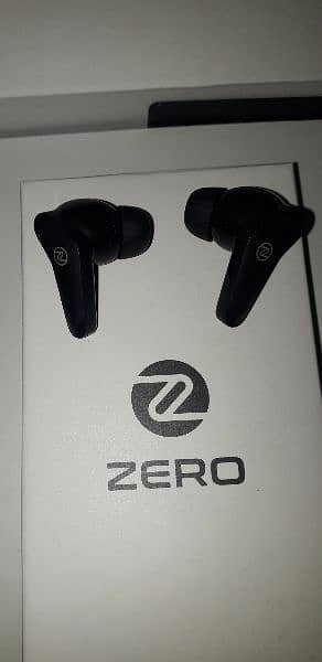 zero lifestyle  Rover pro    Z buds  ( only one month used  like new ) 7