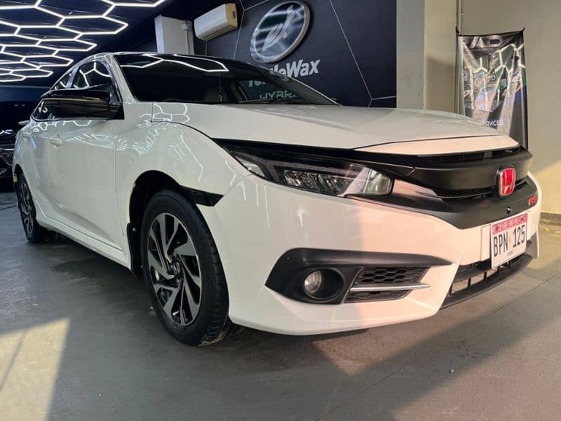 Honda Civic 2019 UG TOP OF THE LINE 1