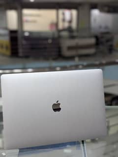 MacBook Pro 2019 i9 16 inch