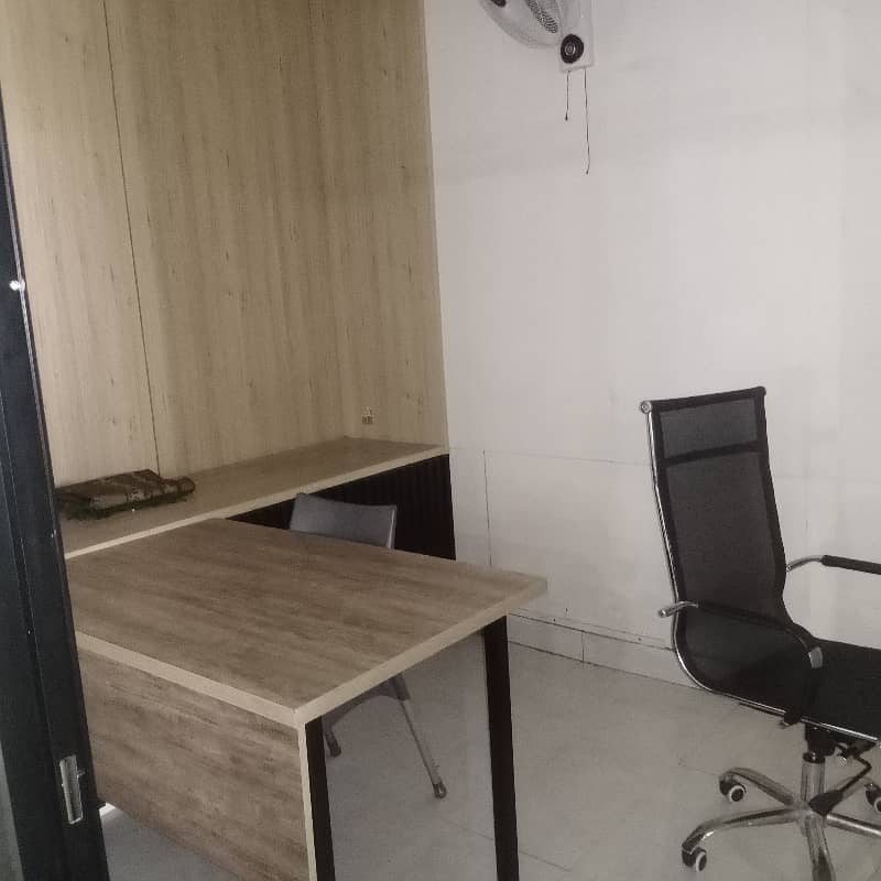 Commercial Semi Furnished Floor Available For Software House and Cooperate Office. 15