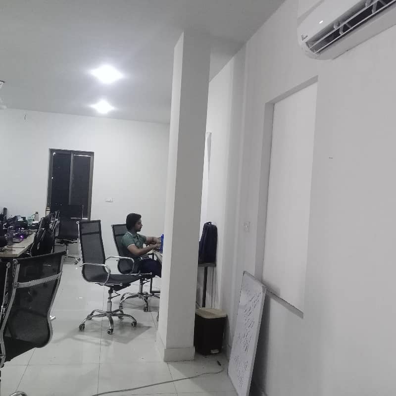 Commercial Semi Furnished Floor Available For Software House and Cooperate Office. 16