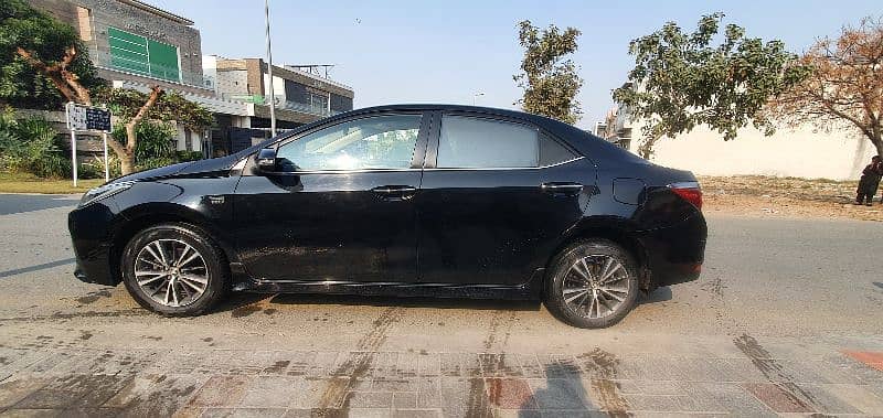 Toyota Altis Grande 2017 Facelift model  (All genuine Paint) 2