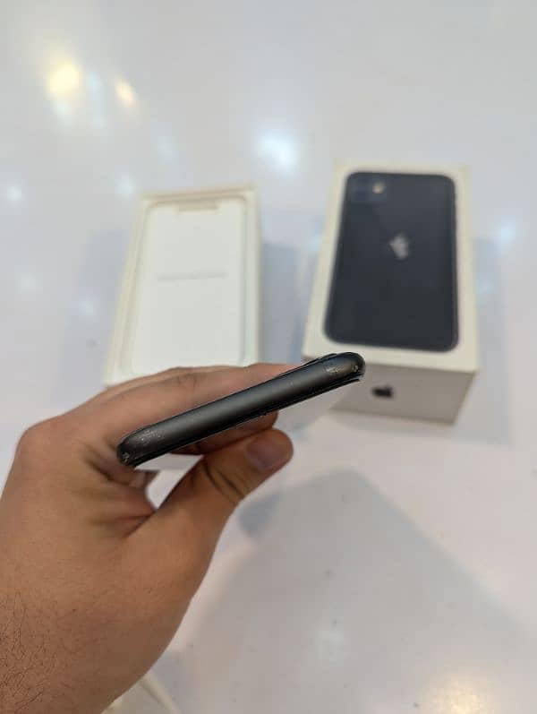 iPhone 11 64Gb PTA Approved 2