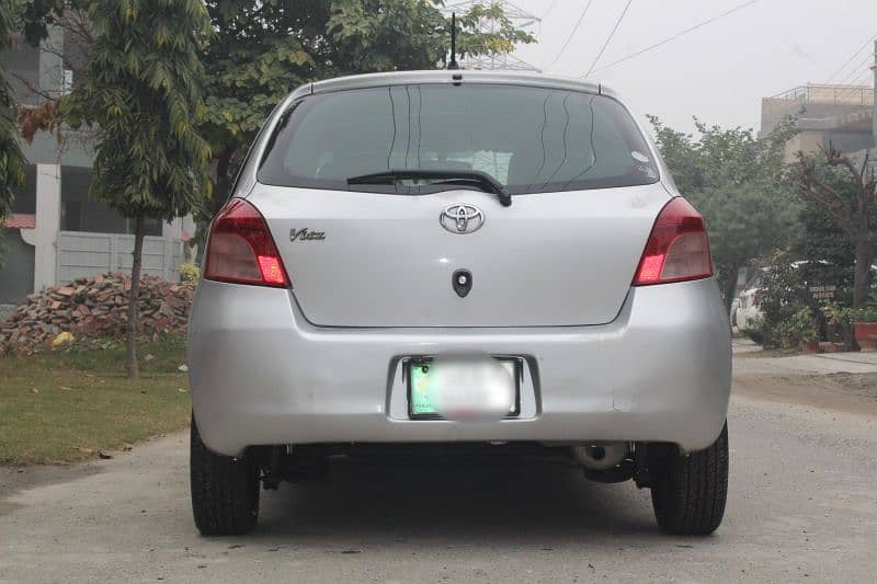 Toyota Vitz 2006 1