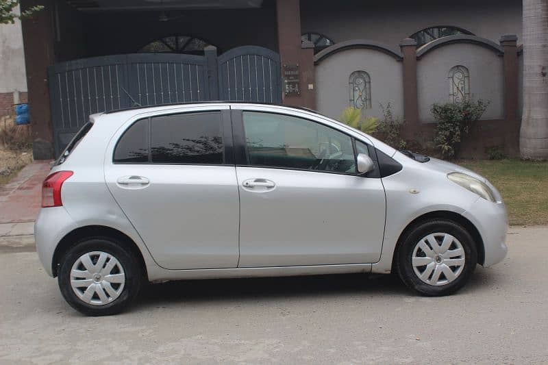 Toyota Vitz 2006 3