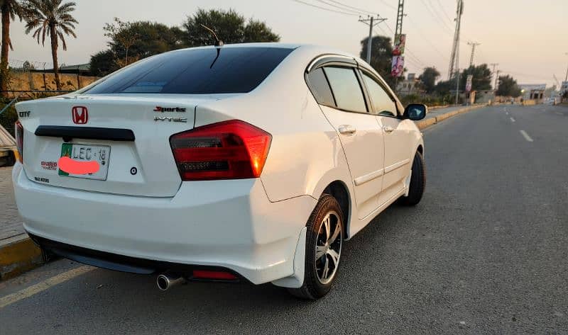 Honda City 2018 in excellent condition 5