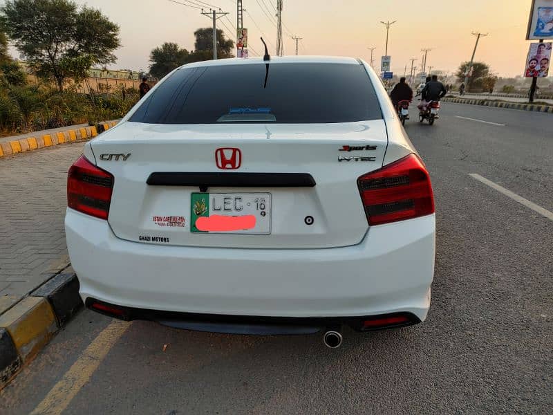 Honda City 2018 in excellent condition 7