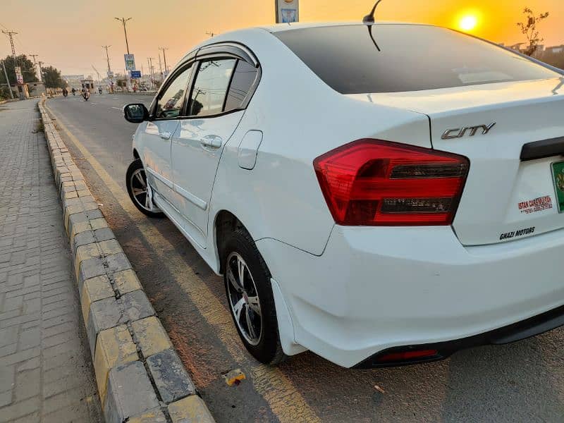 Honda City 2018 in excellent condition 8