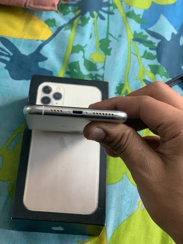 iphone 11 pro max 512gb pta approved 3