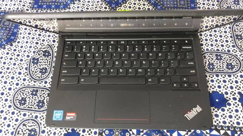 Lenovo laptop ThinkPad Lenovo Chromebook iPad tablet jc chrome book 2