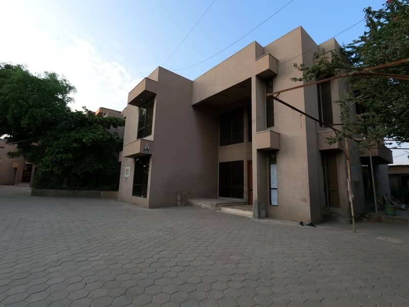 2000 Square Yards 32 Rooms Bungalow for Sale In Clifton Block 5 0