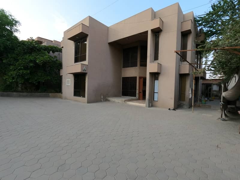 2000 Square Yards 32 Rooms Bungalow for Sale In Clifton Block 5 2