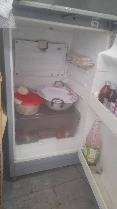 dawlance fridge 2