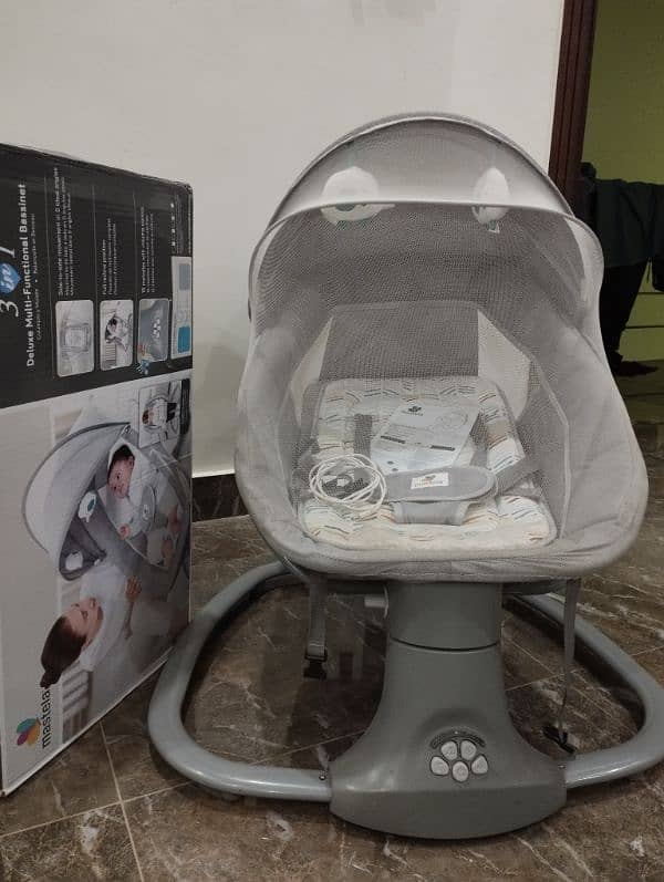 Mastela 3 in 1 Deluxe Multi-functional Bassinet 3