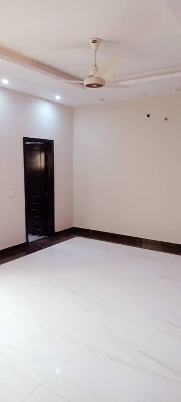 1 Kanal Beautiful New Design Upper Portion For Rent in DHA Phase 3, Block W, Lahore Cantt. 18