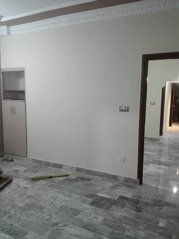 three bed dd leased apartment for sale in johar 5