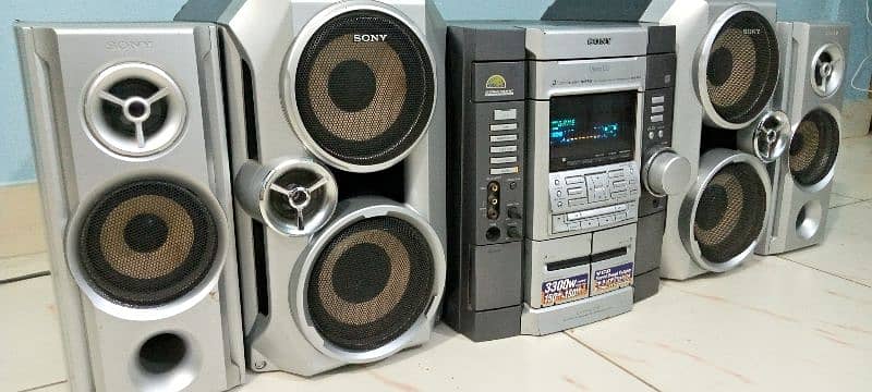 Sony rv6 music system 1