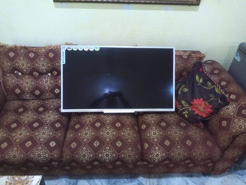 40 inches ECO STAR LED TV 5