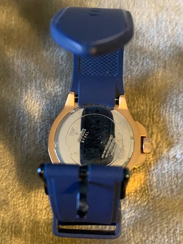 Guess watch model#W0247G3 4