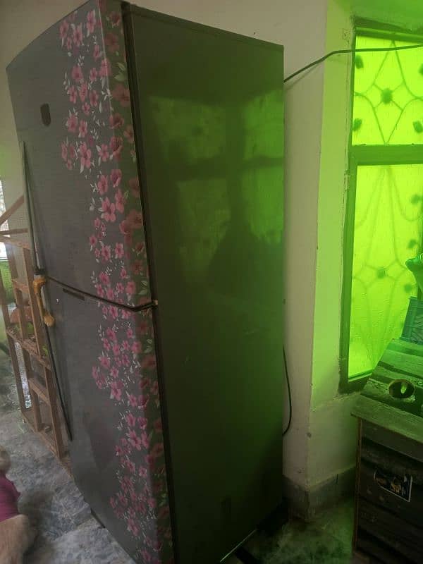 used refrigerator 9/10 condition 1