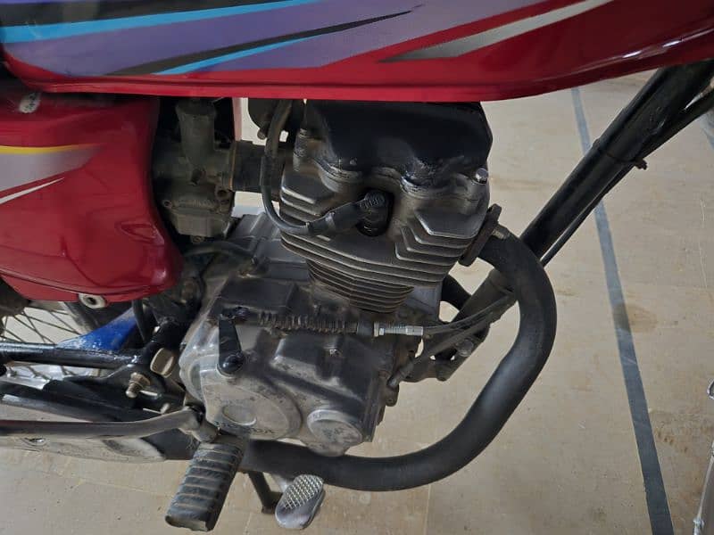 honda cg 125  model 2010 karachi number 3