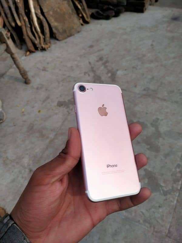 iphone 7 non PTA 32 GB 1