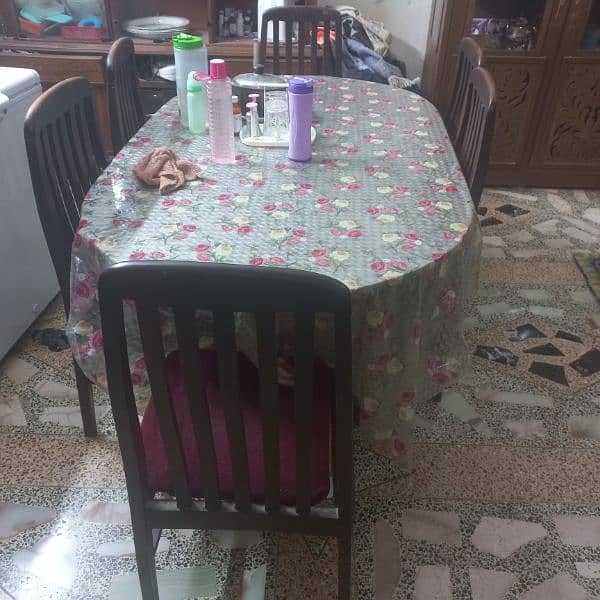 Dining Table with 6 chairs 0