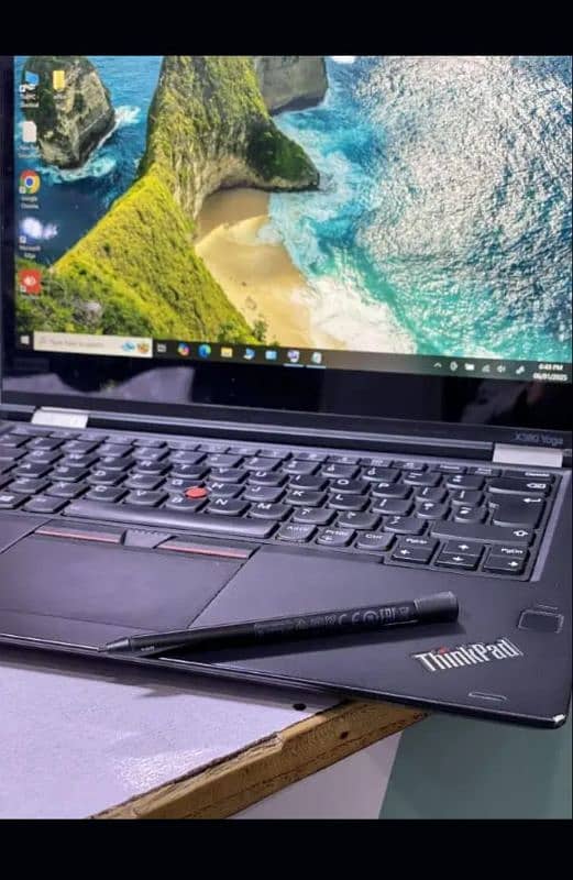 Lenovo yoga X380 Core i5-8350U  RAM: 8GB DDR4 Storage: 256GB SSD 9