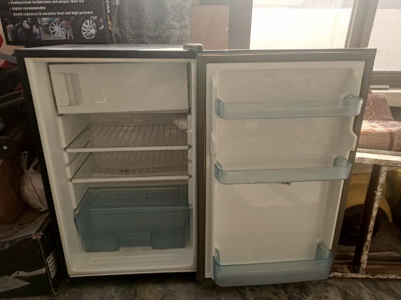 Dawlance Refrigerator 9101 SD 4