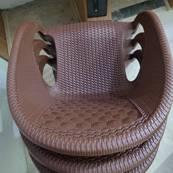 chairs new in condition 20 pcs 1