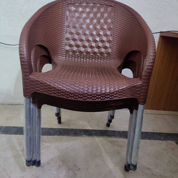 chairs new in condition 20 pcs 2