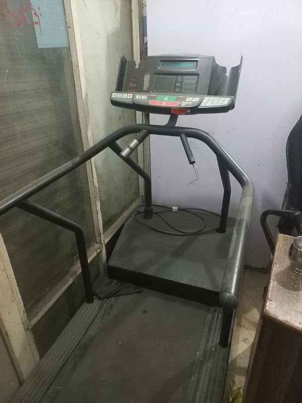 COmMERCIAL treadmill for sale 1